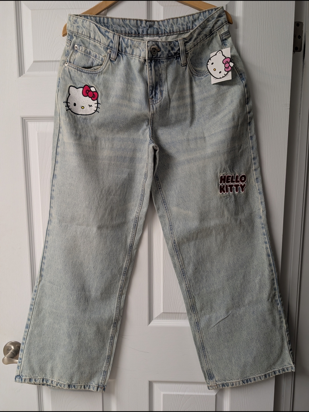 NWT Hello Kitty High-Rise Wide Leg Jeans - Light Wash Denim - Size 8